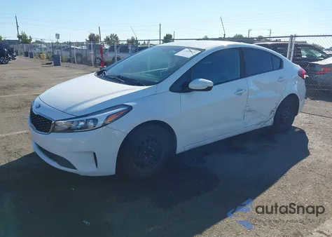 2018 Kia Forte Lx z USA, uszkodzony, nr VIN 3KPFK4A7XJE265766
